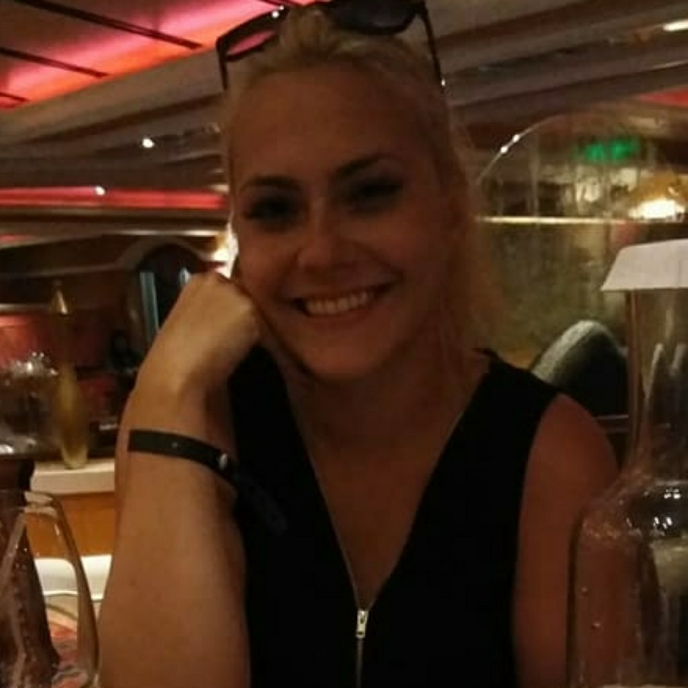 Meet Your Posher, Christina